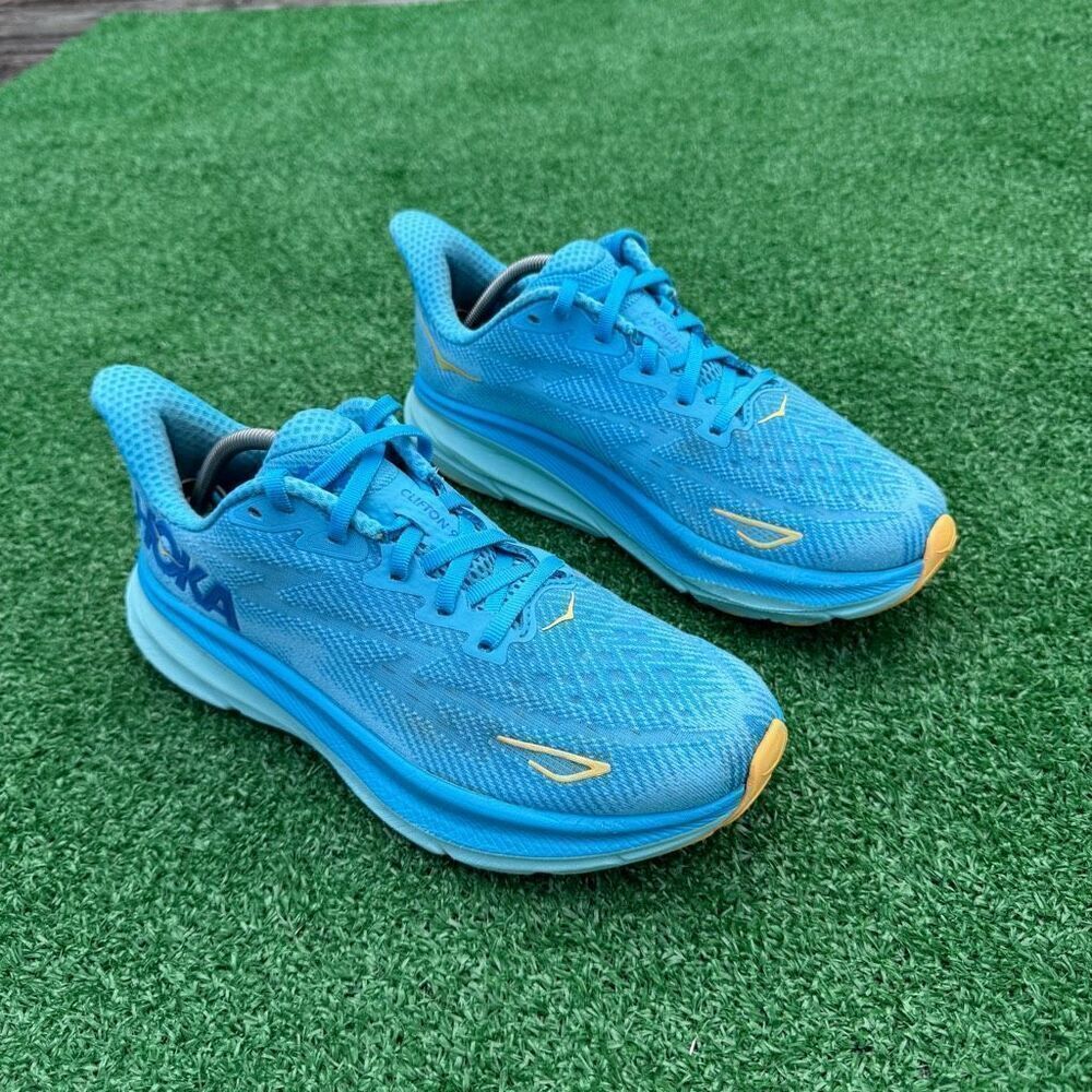 HOKA ONE ONE CLIFTON 9 - Women’s Running Shoes - SIZE 7.5B